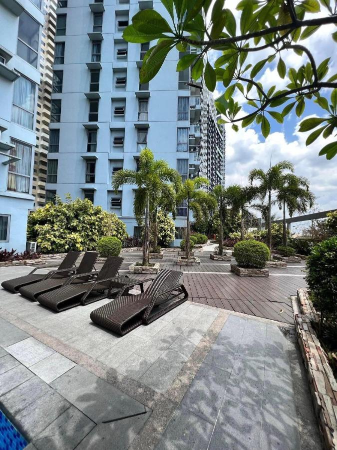 Апарт отель Manhattan Heights Towerb In Araneta Cubao 5Mins Walk To Smart Araneta Манила Экстерьер фото